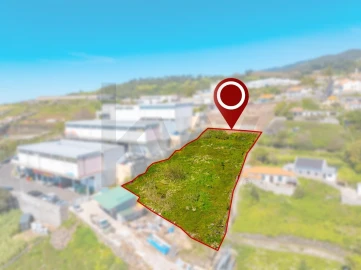 Terreno para Venda em Caniço