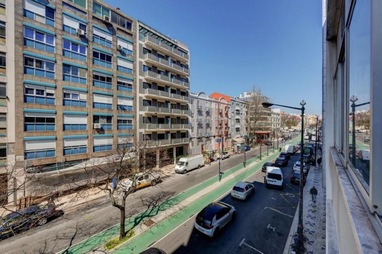 Apartamento T2 para Venda em Arroios Foto 37