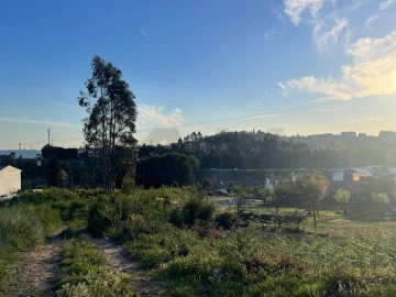 Terreno para Venda em São João da Madeira