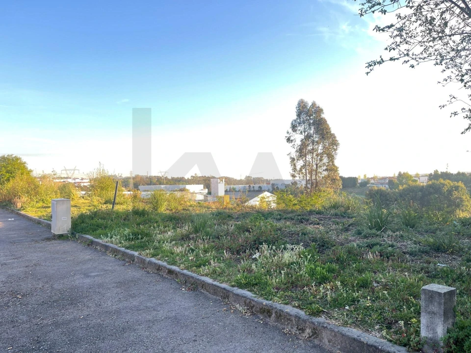 Terreno para Venda em São João da Madeira Foto 6