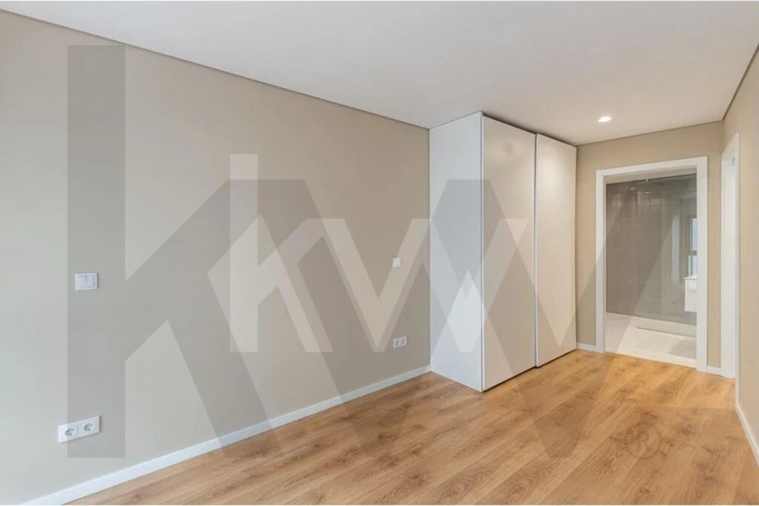 Apartamento T2 para Arrendamento em Cedofeita, Santo Ildefonso, Sé, Miragaia, São Nicolau e Vitória Foto 3