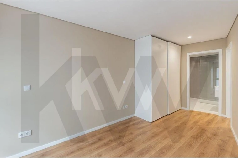 Apartamento T2 para Arrendamento em Cedofeita, Santo Ildefonso, Sé, Miragaia, São Nicolau e Vitória Foto 3