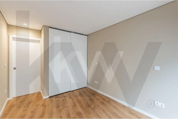 Apartamento T2 para Arrendamento em Cedofeita, Santo Ildefonso, Sé, Miragaia, São Nicolau e Vitória Foto 27