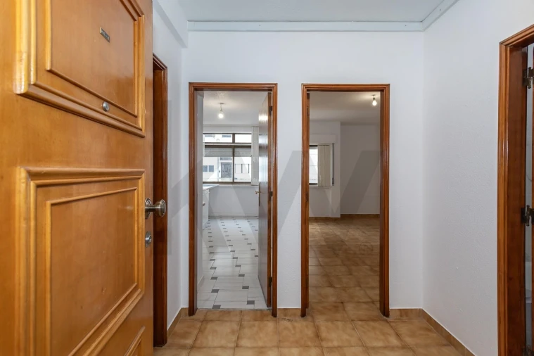 Apartamento T1 para Venda em Costa da Caparica Foto 4