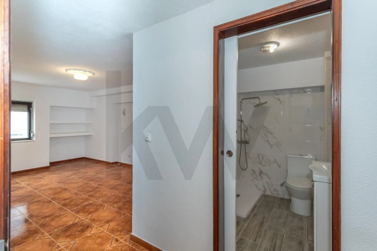 Apartamento T1 para Venda em Costa da Caparica Foto 28