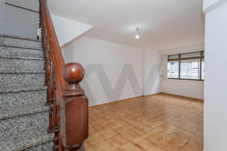 Apartamento T1 para Venda em Costa da Caparica Foto 2