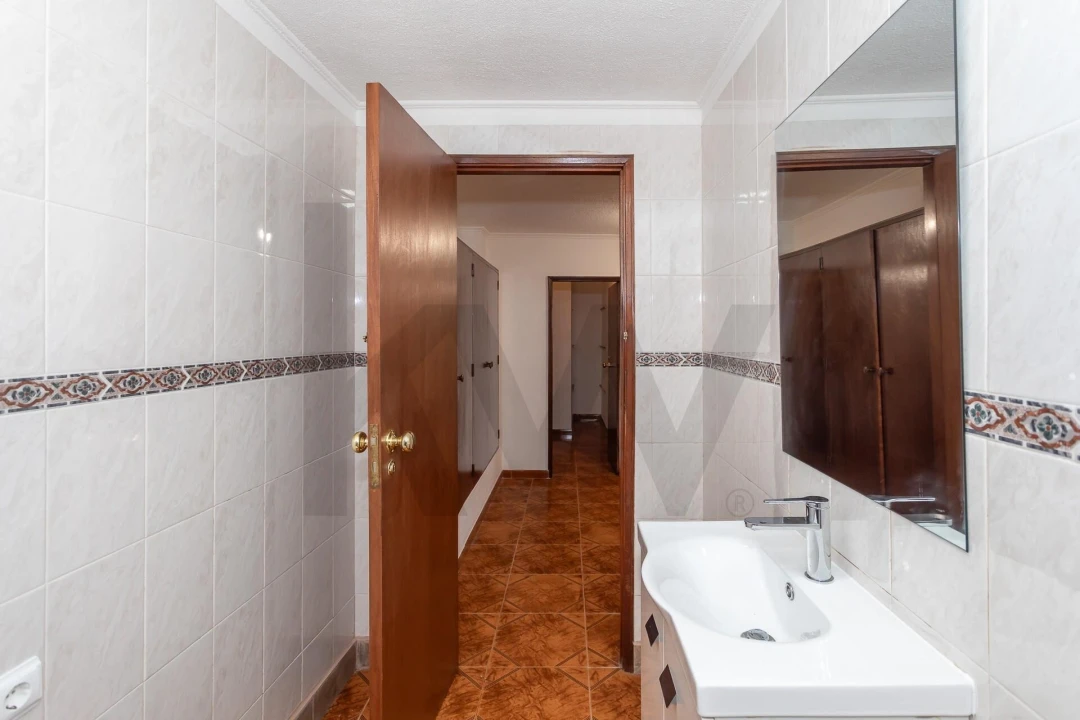 Apartamento T1 para Venda em Costa da Caparica Foto 26