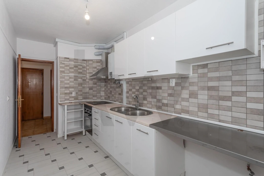 Apartamento T1 para Venda em Costa da Caparica Foto 33