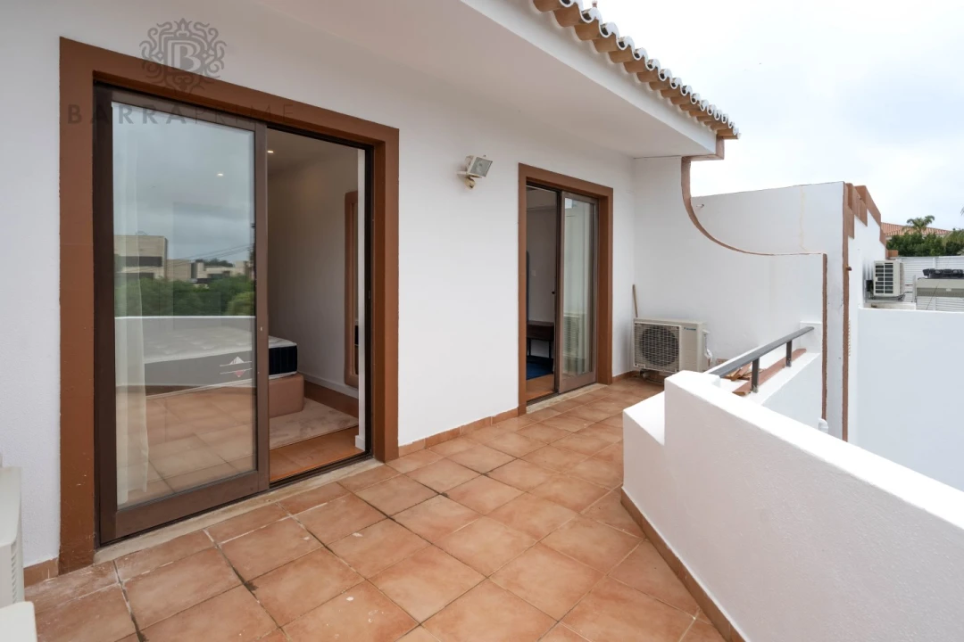 Moradia T2 para Venda em Almancil Foto 13