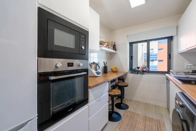 Apartamento T2 para Arrendamento em Caparica e Trafaria Foto 7