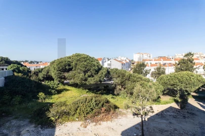 Apartamento T2 para Venda em Charneca de Caparica e Sobreda