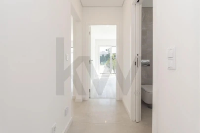 Apartamento T2 para Venda em Charneca de Caparica e Sobreda