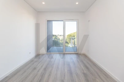 Apartamento T2 para Venda em Charneca de Caparica e Sobreda