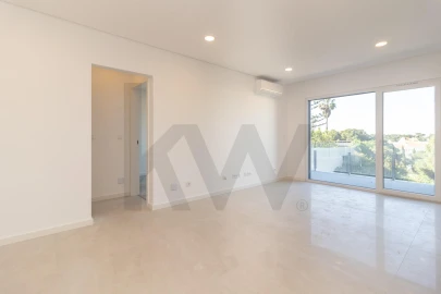 Apartamento T2 para Venda em Charneca de Caparica e Sobreda