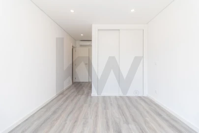 Apartamento T2 para Venda em Charneca de Caparica e Sobreda