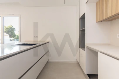 Apartamento T2 para Venda em Charneca de Caparica e Sobreda