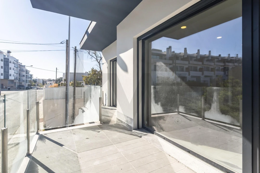 Apartamento T2 para Venda em Charneca de Caparica e Sobreda Foto 29