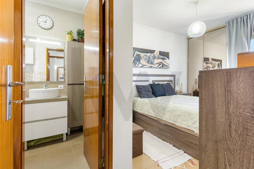 Apartamento T3 para Venda em Santo António dos Cavaleiros e Frielas Foto 14