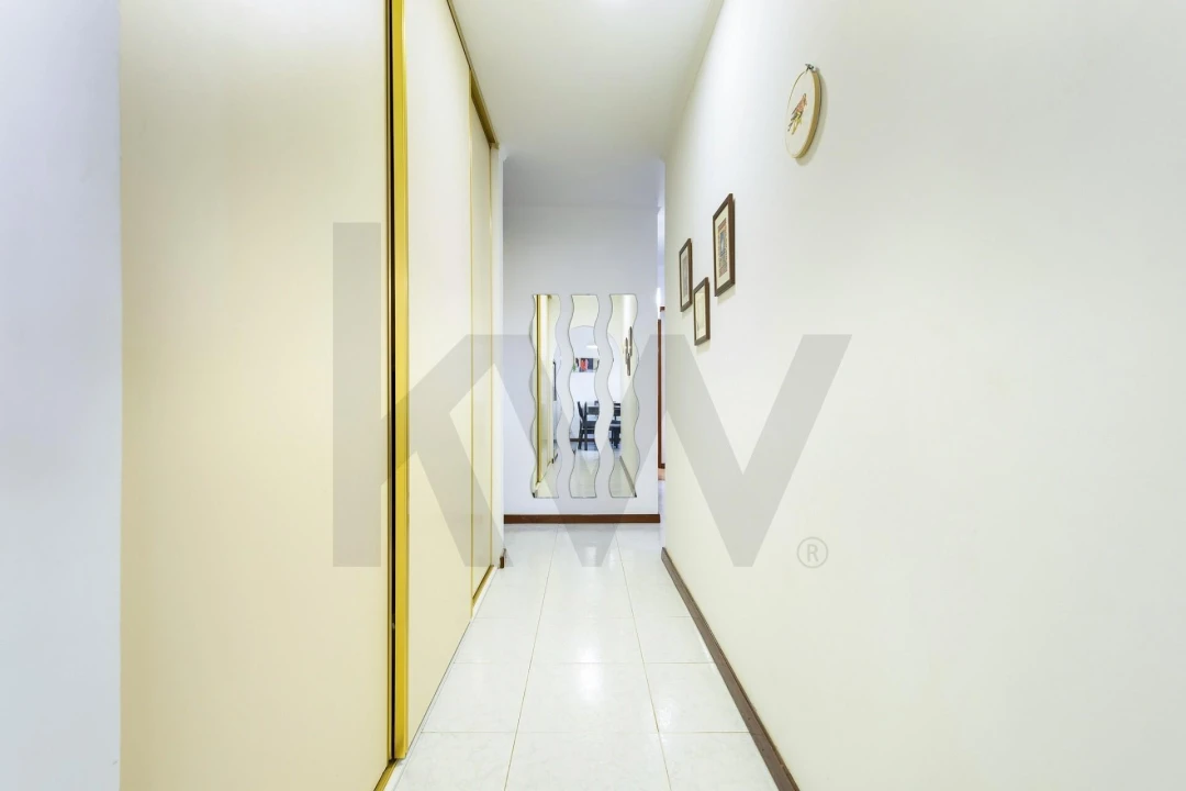Apartamento T3 para Venda em Santo António dos Cavaleiros e Frielas Foto 10