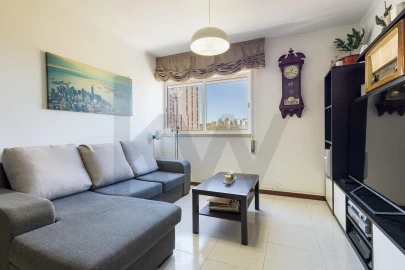 Apartamento T3 para Venda em Santo António dos Cavaleiros e Frielas