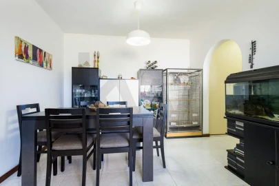 Apartamento T3 para Venda em Santo António dos Cavaleiros e Frielas