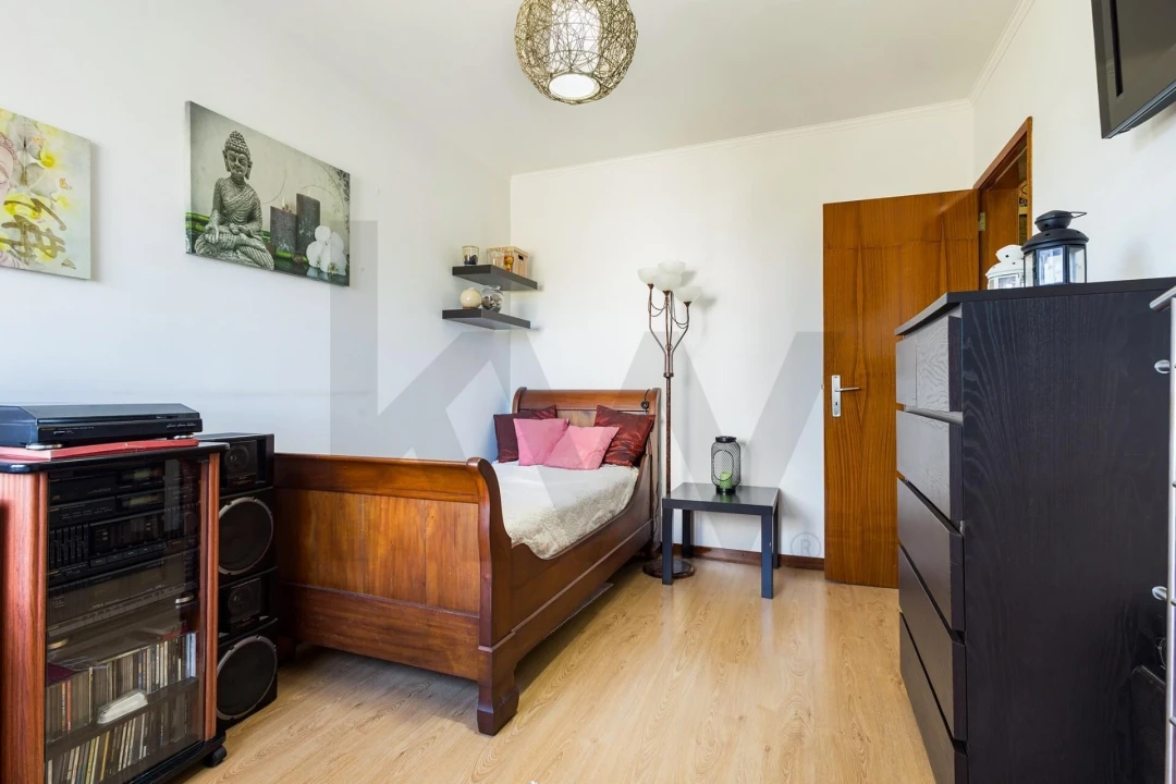 Apartamento T3 para Venda em Santo António dos Cavaleiros e Frielas Foto 18