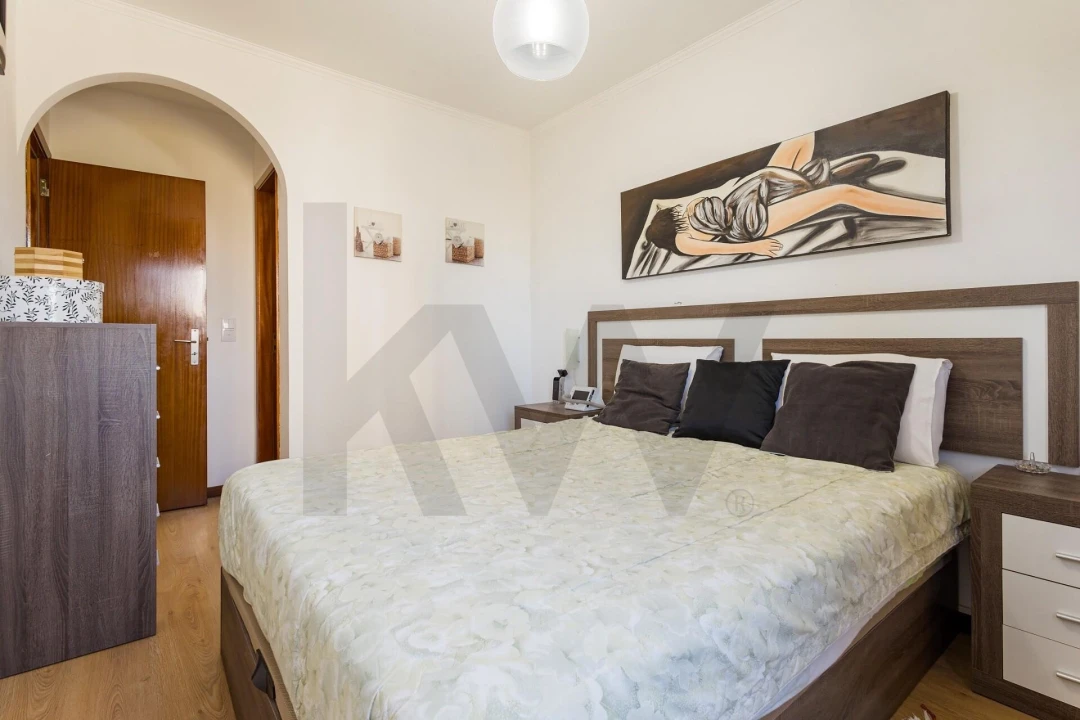 Apartamento T3 para Venda em Santo António dos Cavaleiros e Frielas Foto 12