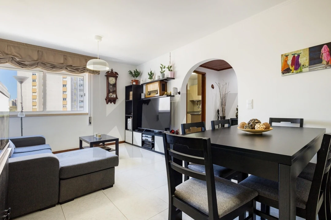 Apartamento T3 para Venda em Santo António dos Cavaleiros e Frielas Foto 1
