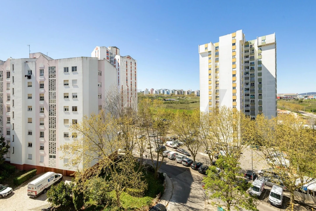 Apartamento T3 para Venda em Santo António dos Cavaleiros e Frielas Foto 24