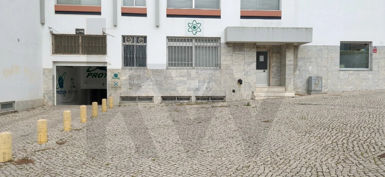 Garagem para Arrendamento em Algés, Linda-A-Velha e Cruz Quebrada-Dafundo Foto 13