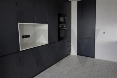 Apartamento T2 para Venda em Carnaxide e Queijas