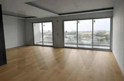 Apartamento T2 para Venda em Carnaxide e Queijas