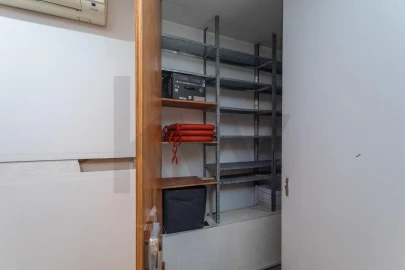 Loja para Venda em Santo António