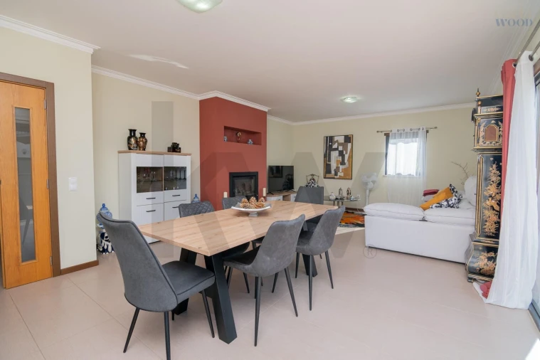 Moradia T3 para Venda em Guia Foto 11