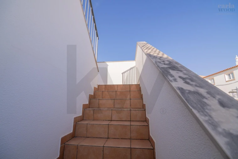 Moradia T3 para Venda em Guia Foto 52