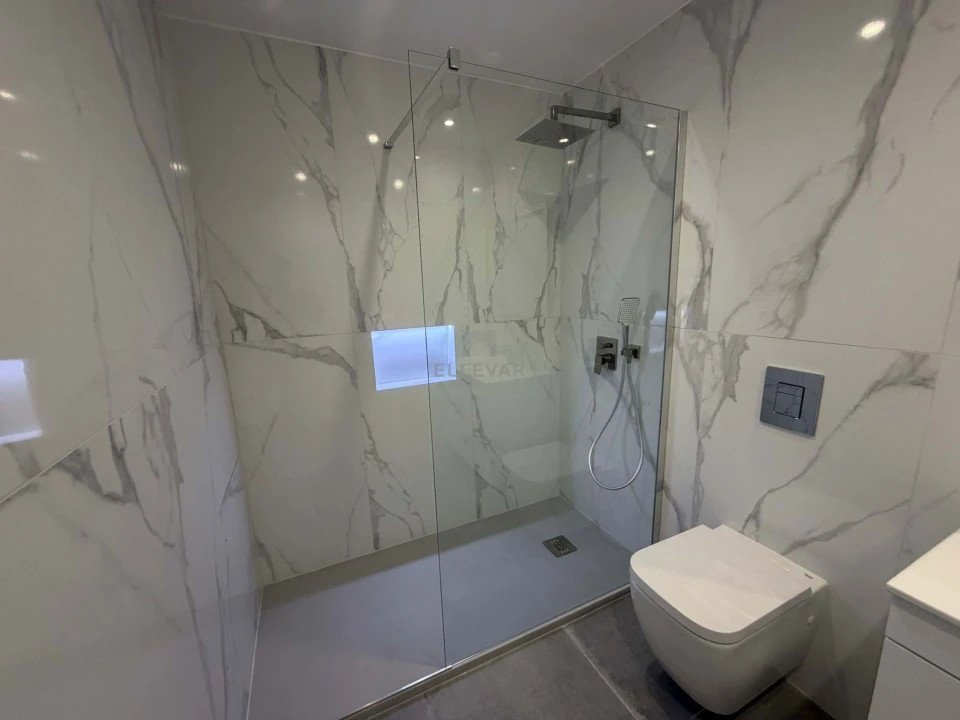 Apartamento T2 para Venda em São Martinho Foto 7