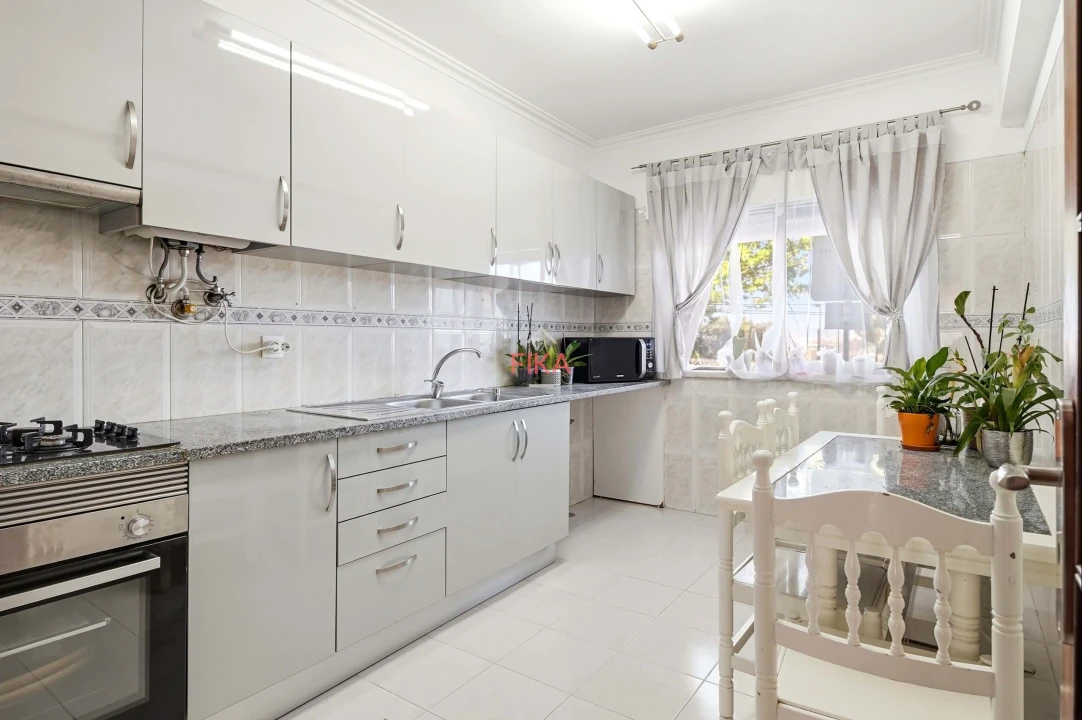 Apartamento T2 para Venda em Seixal Foto 1