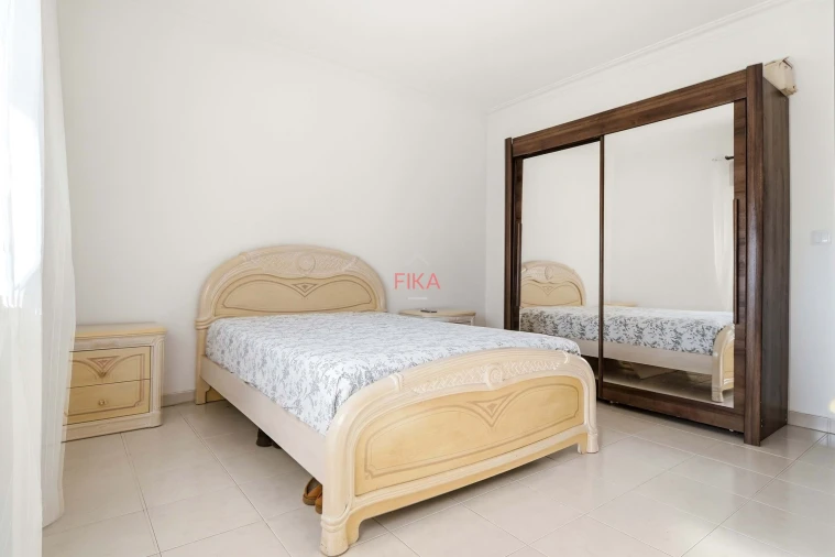 Apartamento T2 para Venda em Seixal Foto 6