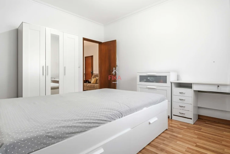 Apartamento T2 para Venda em Seixal Foto 5
