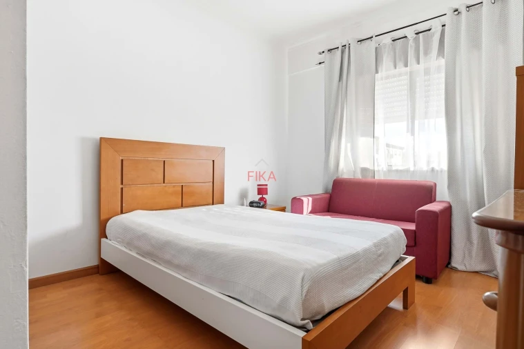 Apartamento T2 para Venda em Seixal Foto 13