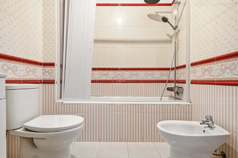 Apartamento T2 para Venda em Seixal Foto 10