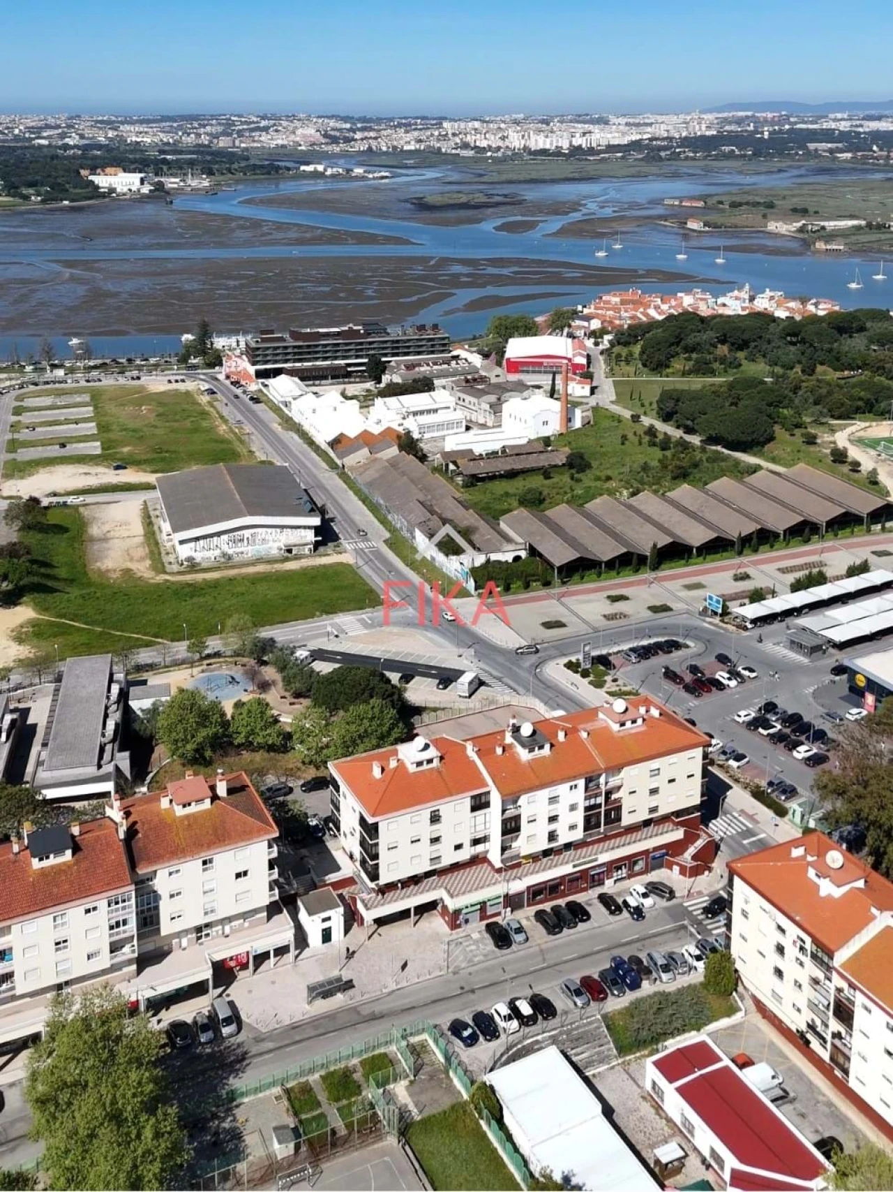 Apartamento T2 para Venda em Seixal Foto 20