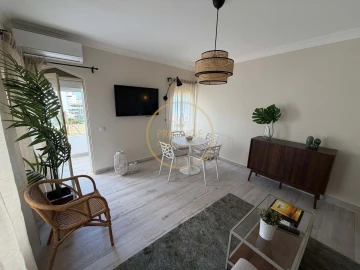 Apartamento T2 para Arrendamento em Quarteira