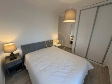 Apartamento T2 para Arrendamento em Quarteira