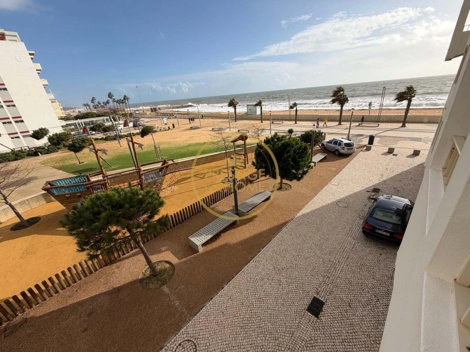 Apartamento T2 para Arrendamento em Quarteira Foto 2