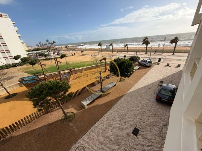 Apartamento T2 para Arrendamento em Quarteira Foto 2