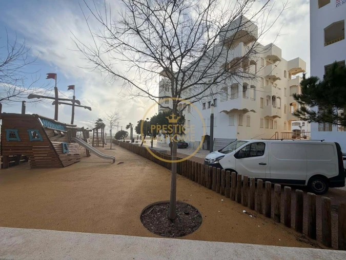 Apartamento T2 para Arrendamento em Quarteira Foto 42