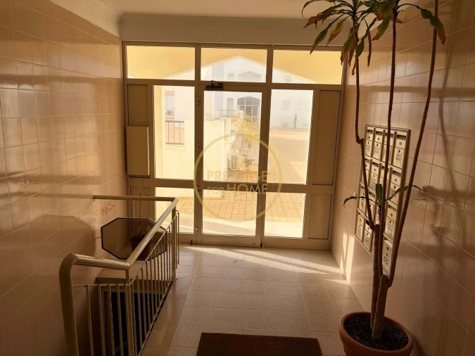 Apartamento T2 para Arrendamento em Quarteira Foto 34