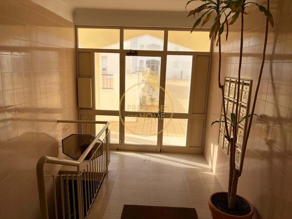 Apartamento T2 para Arrendamento em Quarteira Foto 34