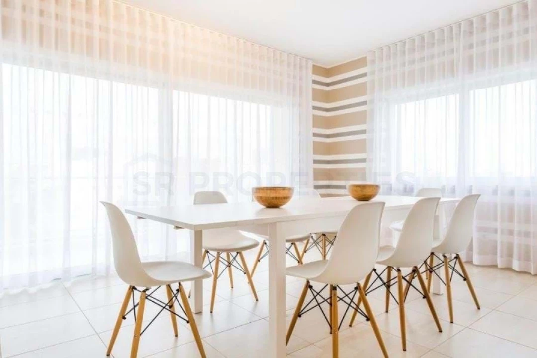 Apartamento T2 para Venda em Quarteira Foto 7